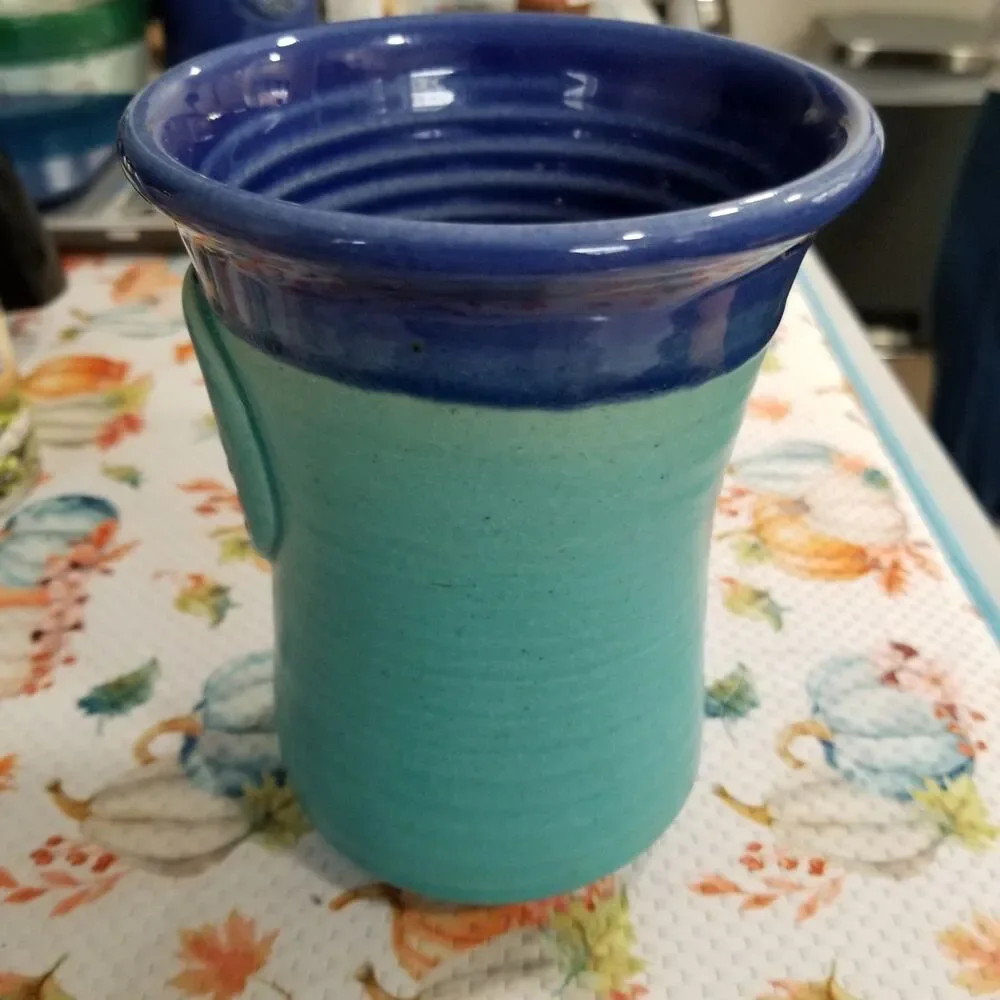 Chatham Stoneware wheel thrown stoneware utensil holder signed - Picture 2 of 10